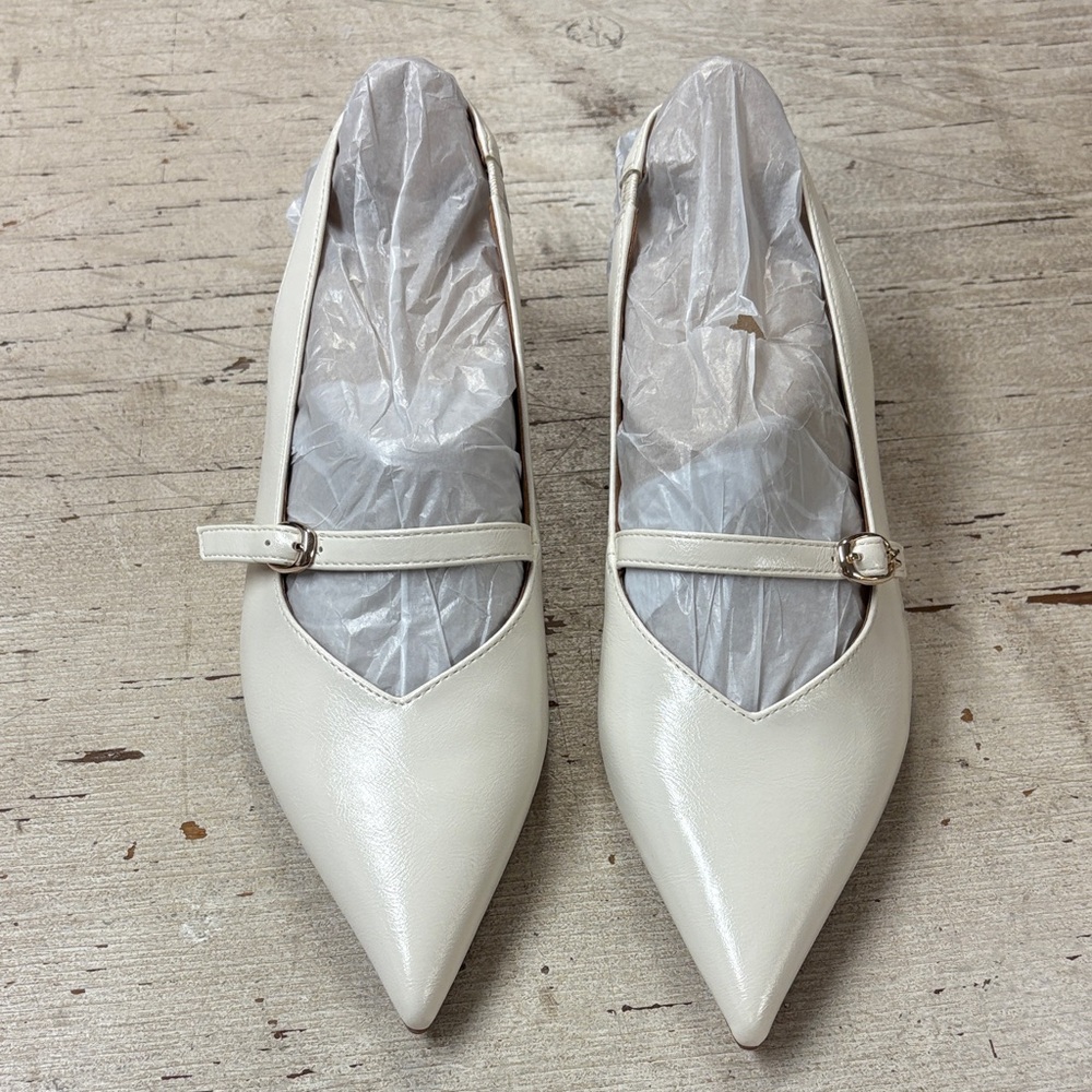 Naturalizer Cream Pointed Toe Flats with Buckle